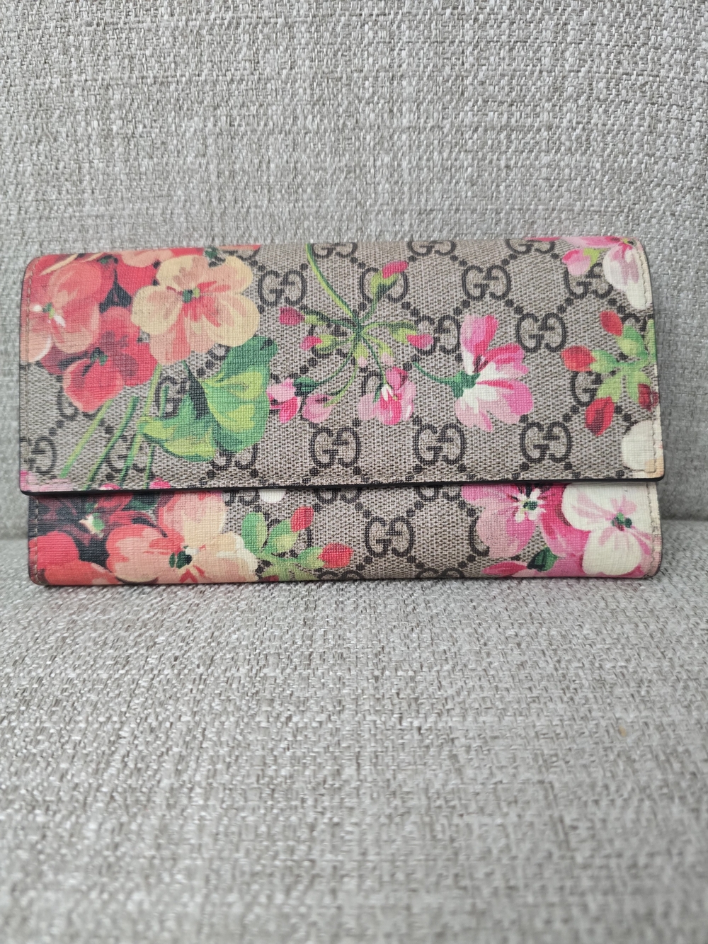 EUC Gucci GG Blooms Supreme Continental Wallet